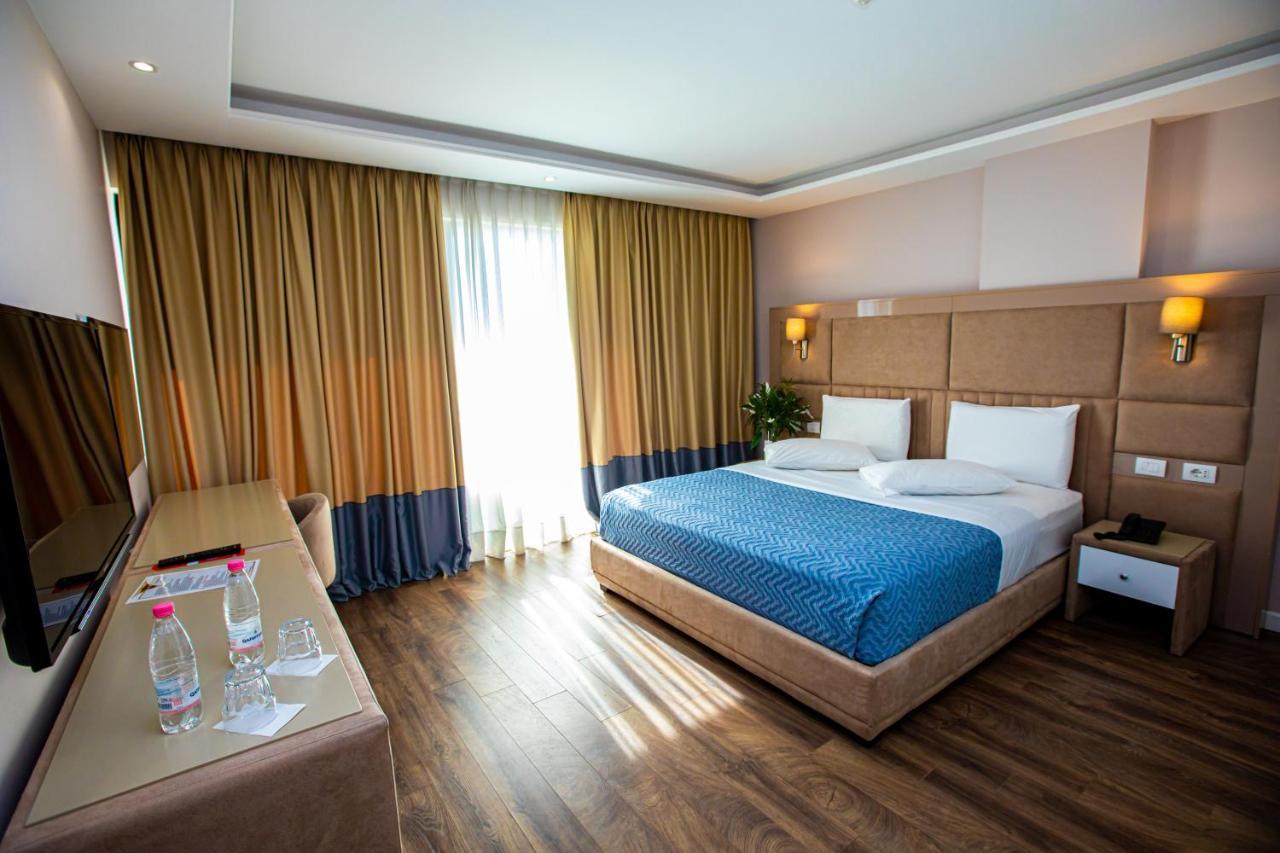 Royal G And Hotel