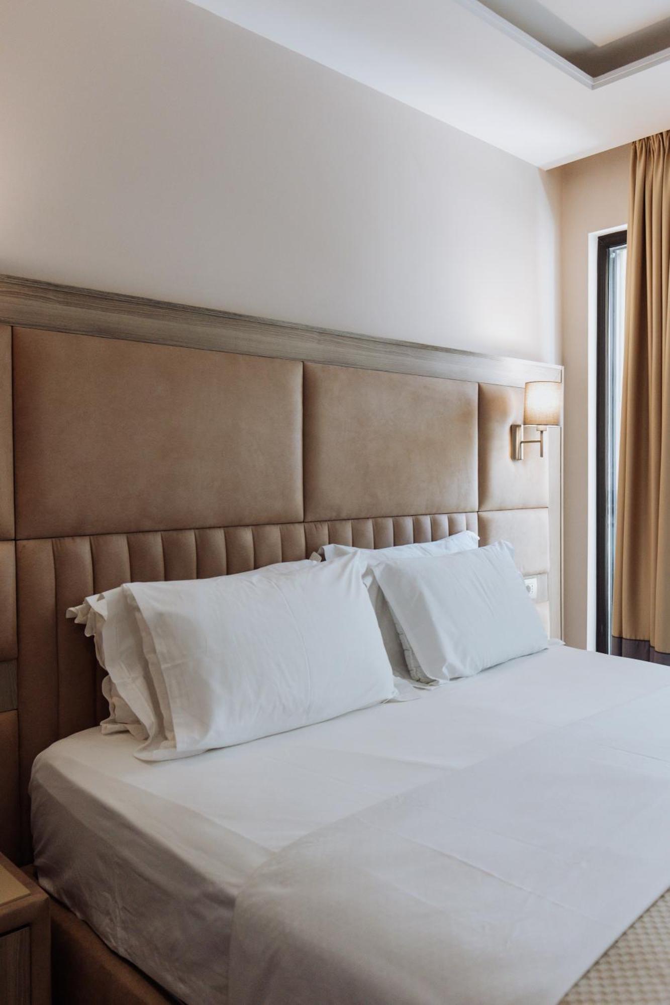 Royal G And 5* Durrës