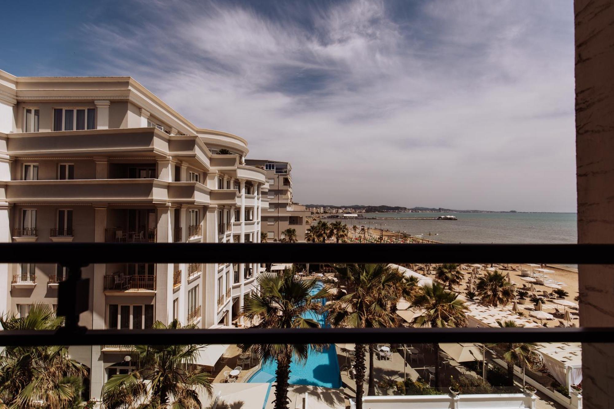 Royal G And 5* Durrës
