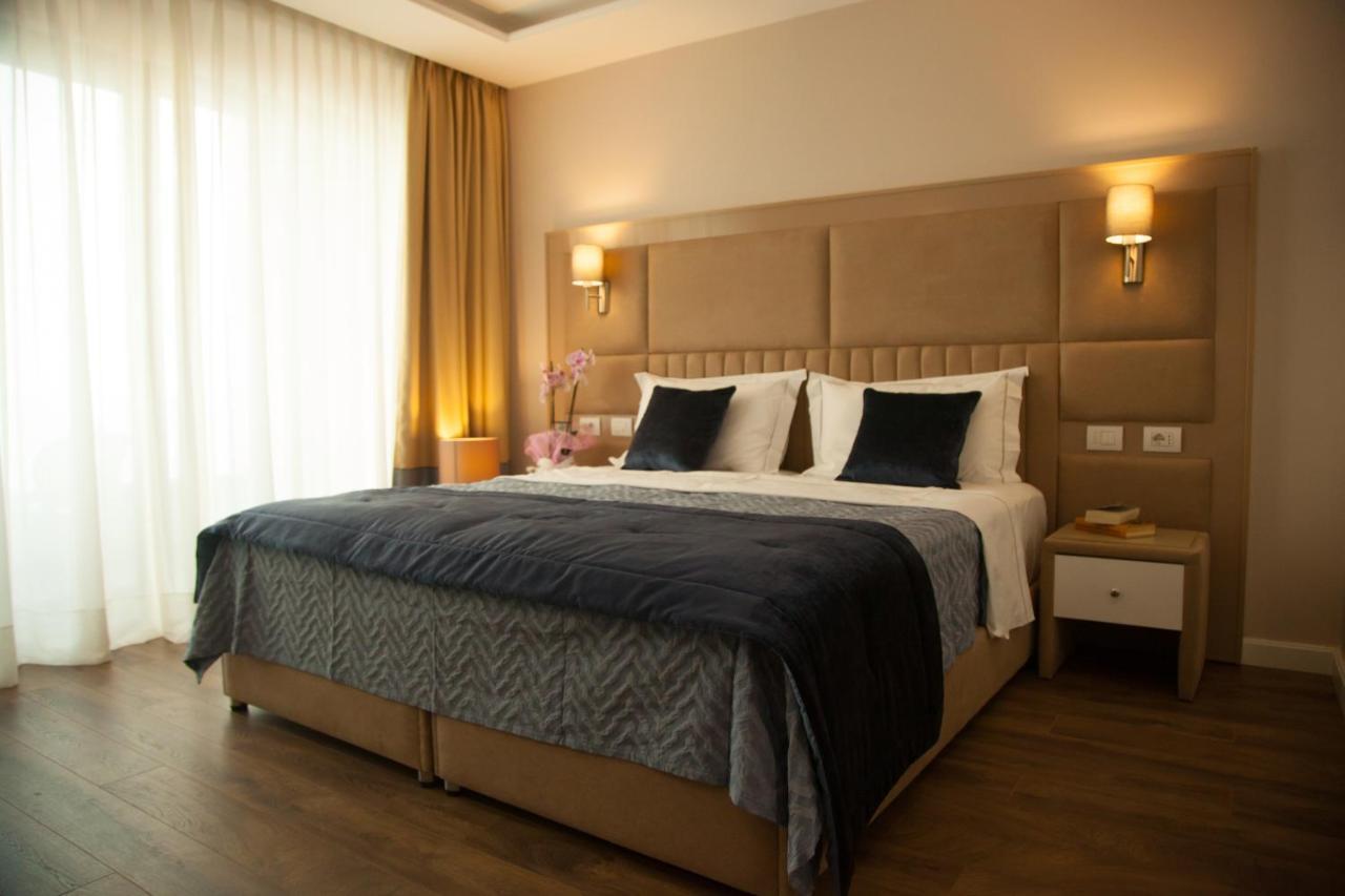 Hotel Royal G And Durrës